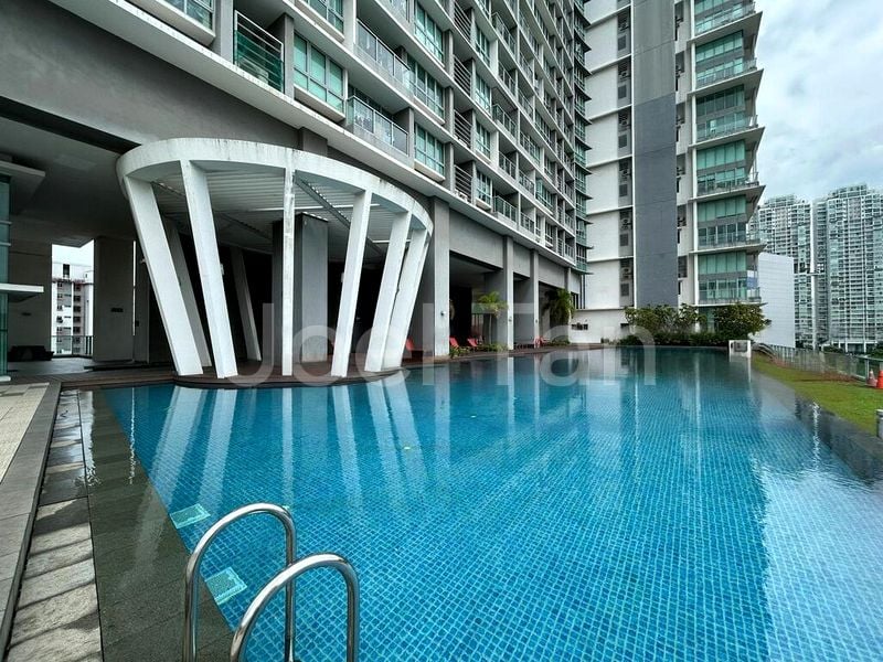 4 Bed Condo for Sale in  Southbank - Image 3